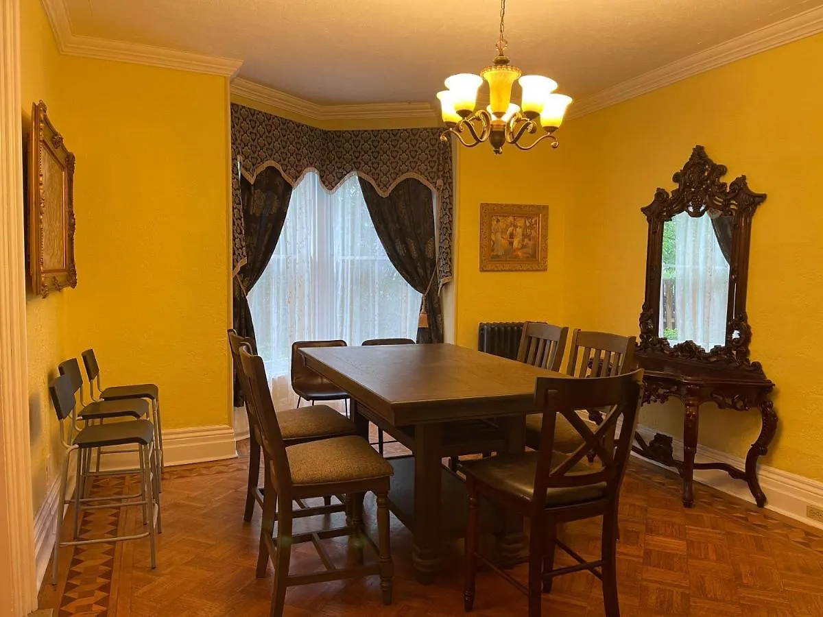 The Red Star Room B Niagara Falls Guest house