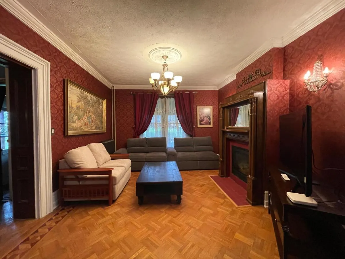 The Red Star Room B Niagara Falls
